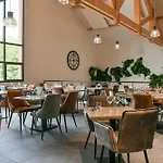 Le Hotel
